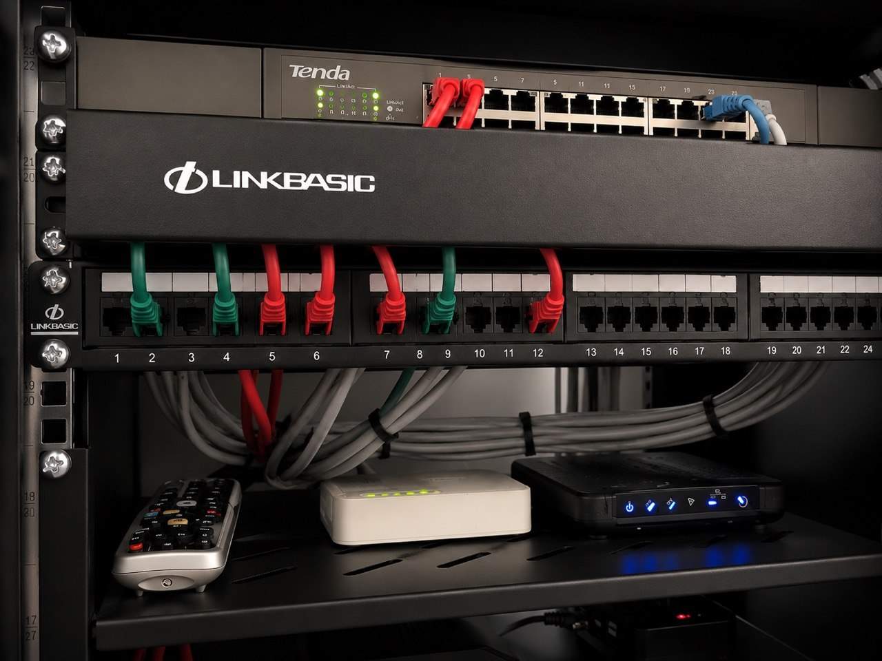 Professional network rack and structured cabling by DG Technologies