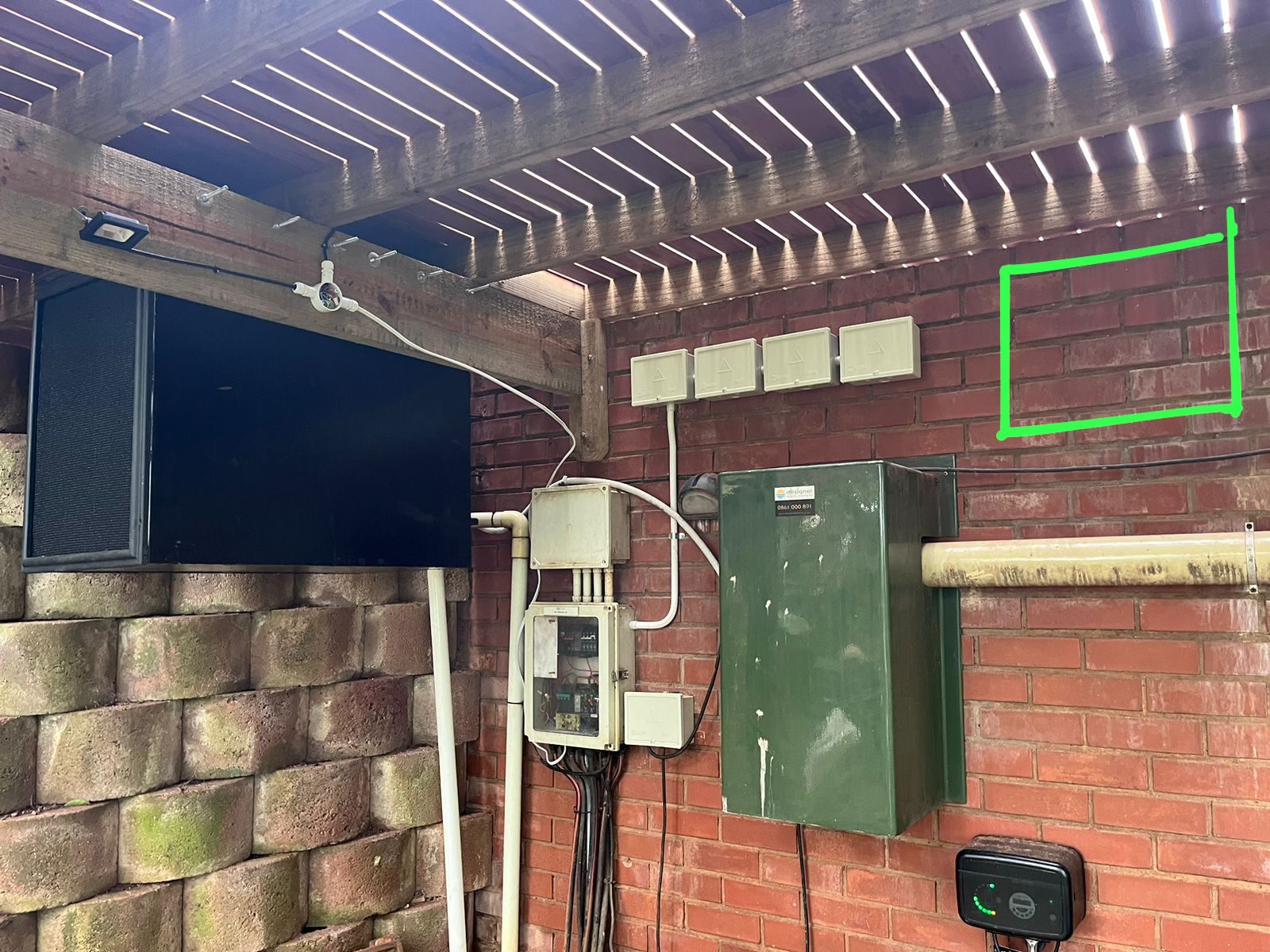 fitment of outdoor network cabinet unifi in mt edgecombe large home